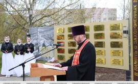 Благочинный Чериковского округа участвовал в митинге-реквиеме, посвященном Чернобыльской аварии