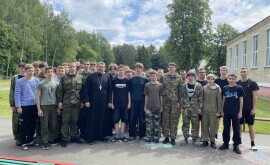 Уроки патриотизма и доброты проводит священнослужитель в климовичских школьных лагерях