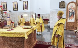 В Неделю 6-ю по Пятидесятнице, день памяти  Апостолов Петра и Павла, владыка Софроний  совершил Литургию в Спасо-Преображенском соборе г.Могилева