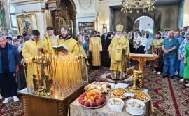 В Неделю 8-ю по Пятидесятнице в Никольском монастыре г.Могилева архиепископ Софроний совершил Литургию и возглавил служение панихиды о приснопамятной игумении Евгении