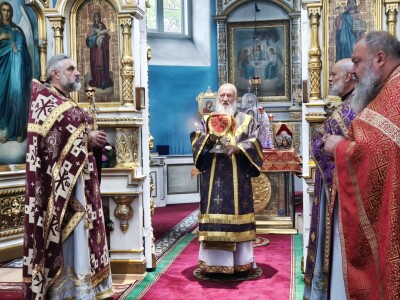 27 сентября архиепископ Софроний возглавил престольный праздник в Крестовоздвиженском соборе г.Могилева