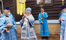Архиепископ Софроний совершил Литургию в храме святых и праведных Богоотец Иоакима и Анны